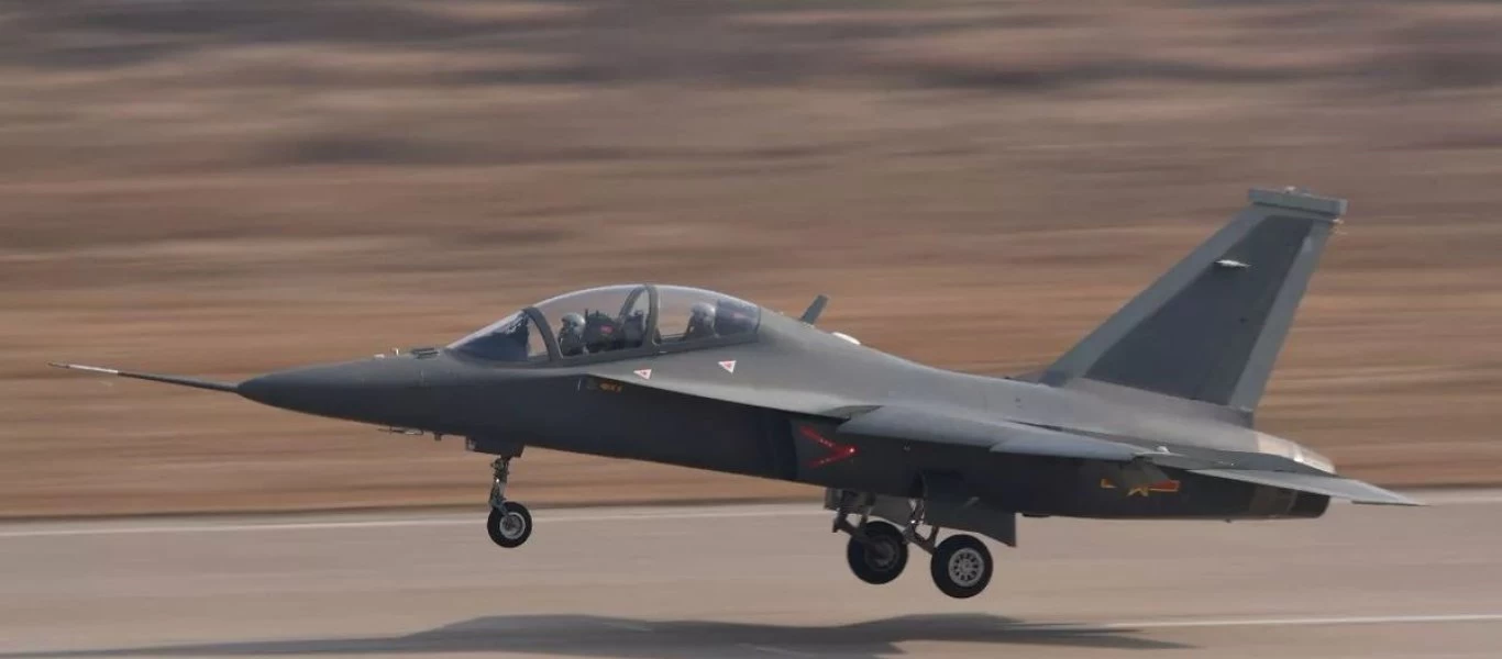L-15B: Πρώτη πτήση για το νέο κινεζικό εκπαιδευτικό LIFT